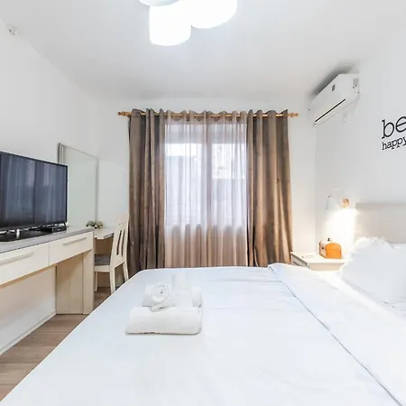 Noir By Apartamento Tirana