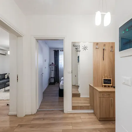 Noir By Apartment