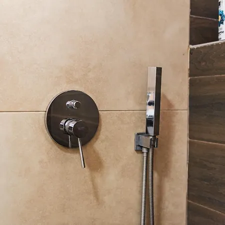 Apartment Noir By Tirana