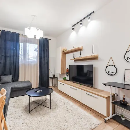 Noir By Apartment *